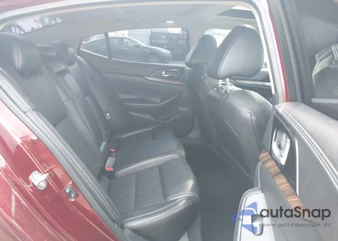 2017 Nissan Maxima 3.5 Platinum z USA, uszkodzony, nr VIN 1N4AA6AP4HC426404